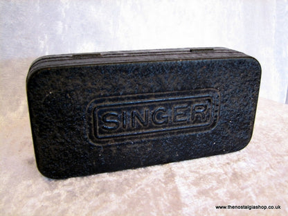 Singer Sewing Machine Accessories Tin. (ref nos021)