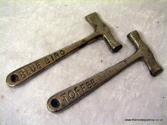 Toffee Hammers, Vintage pair of. (ref nos060d)