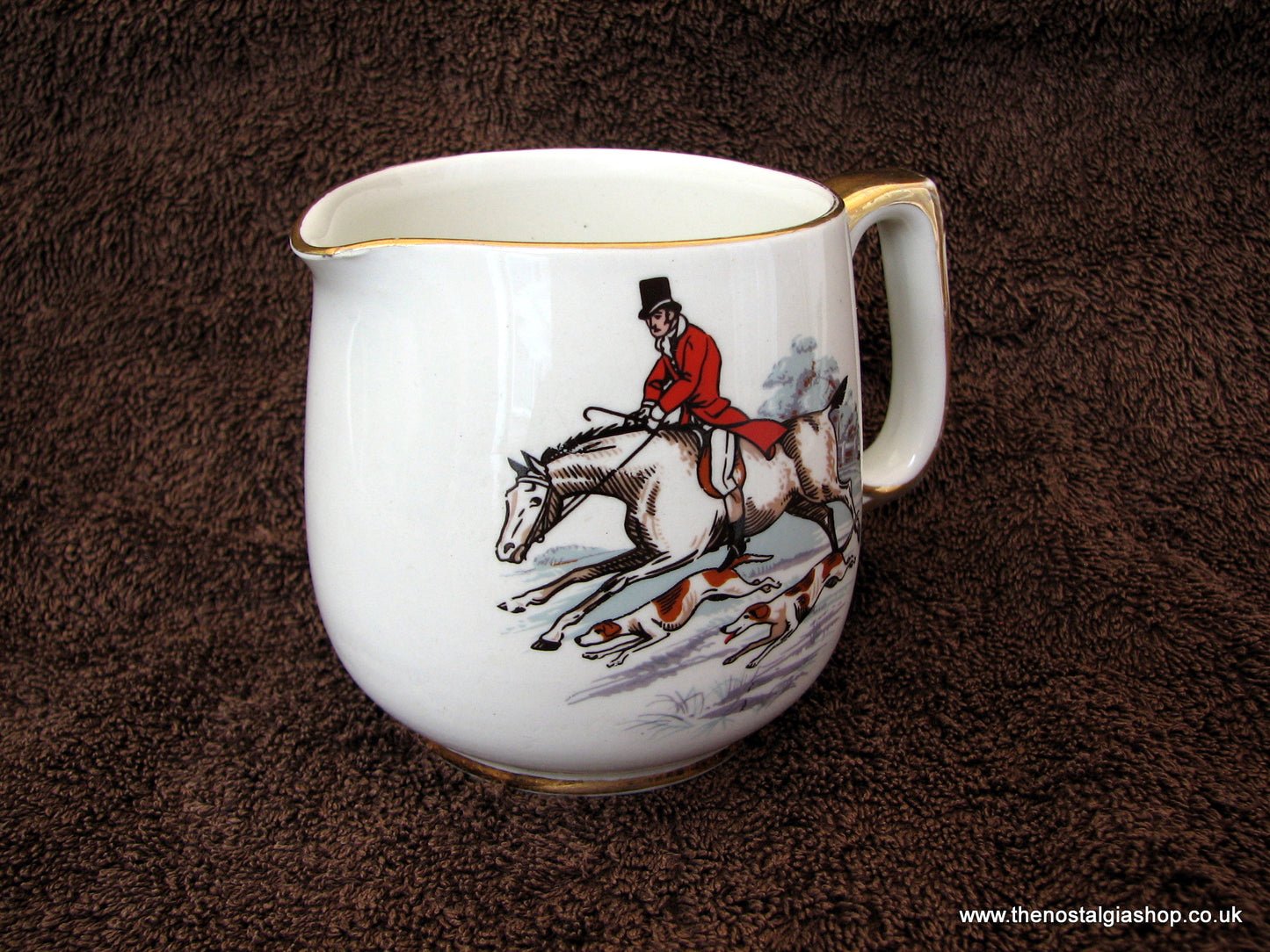 Milk Jug with Foxhunting Theme. Made In Ireland. (ref nos121)