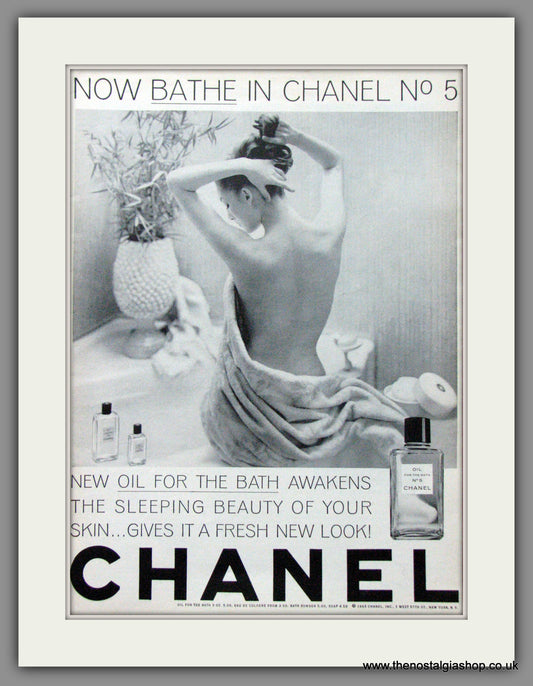 Chanel Bath Oil. Now Bathe In Chanel No.5. Original Advert 1963 (ref AD51602)