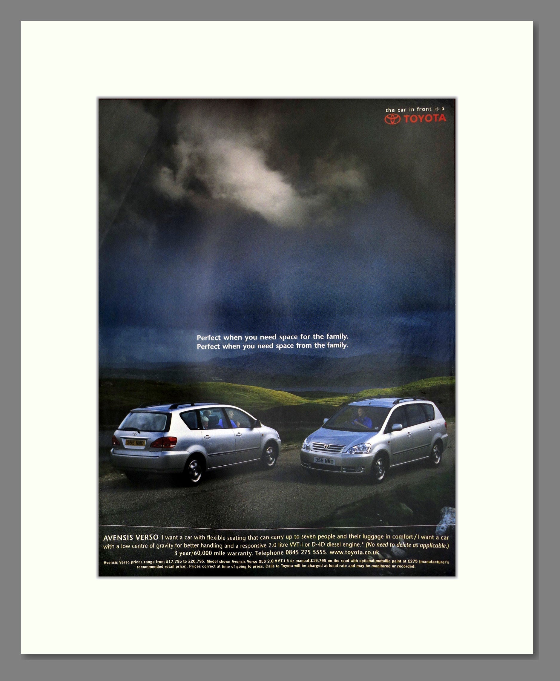 Toyota - Avensis Verso. Vintage Advert 2001 (ref AD61764)