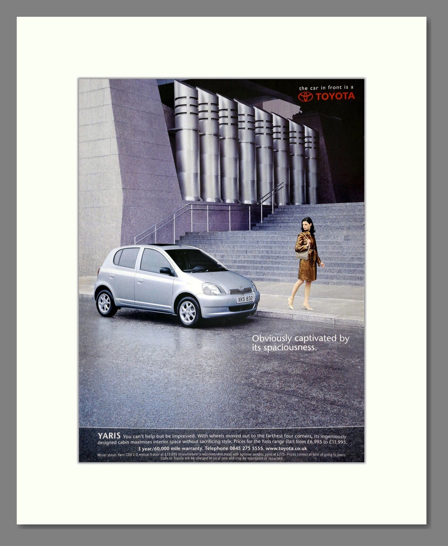 Toyota - Yaris. Vintage Advert 2001 (ref AD61770)